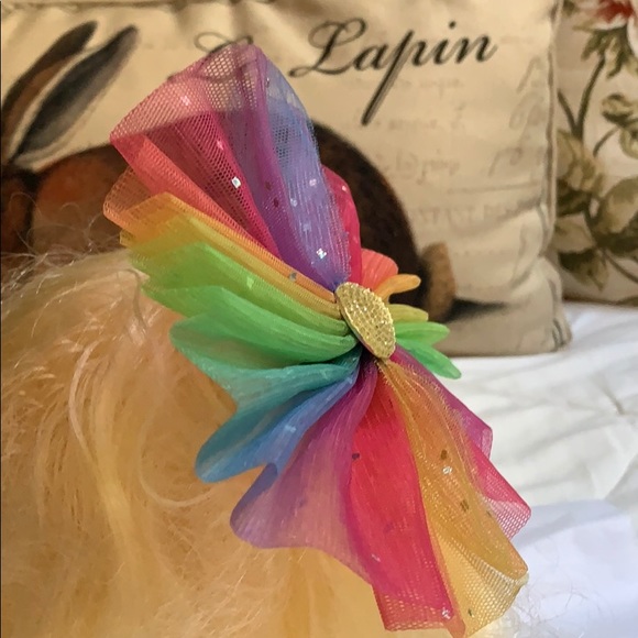 Rainbow 🌈 colors girl’s round hair clip used - Picture 6 of 16